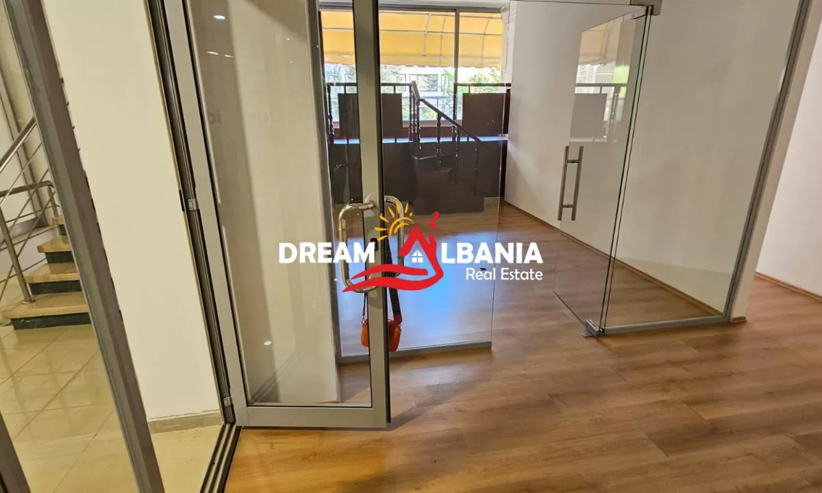 Ambient zyre per shitje ne qender, Rruga Urani Pano (ID 4161108)