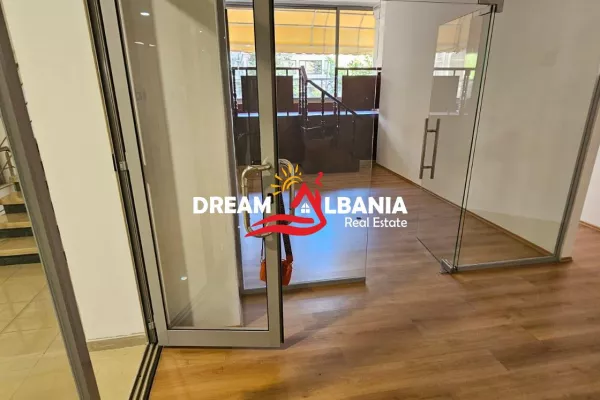 Ambient zyre per shitje ne qender, Rruga Urani Pano (ID 4161108)