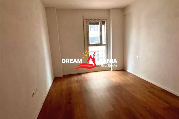 Business Property for Rent 3+1 in Tirana - 600 Euro