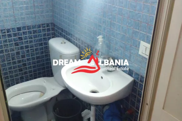 Ambient biznesi me qera prane Galerise ( ID 42611367)