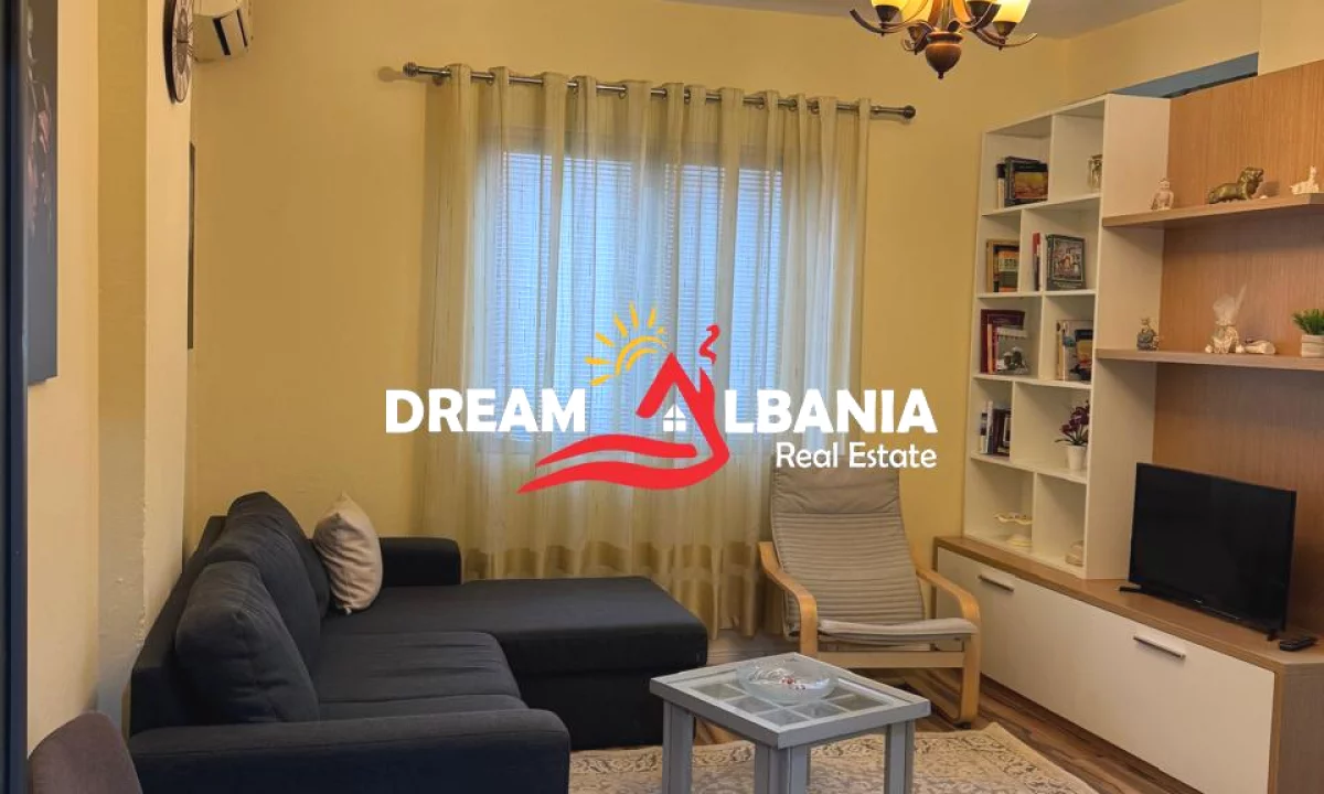 Shtepi ne shitje Apartament ne Tirane, Garsoniere, Mobilimi E mobiluar, Pagesa 87,000  Euro.