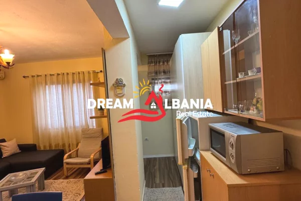Shtepi ne shitje Apartament ne Tirane, Garsoniere, Mobilimi E mobiluar, Pagesa 87,000  Euro.