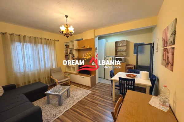 Shtepi ne shitje Apartament ne Tirane, Garsoniere, Mobilimi E mobiluar, Pagesa 87,000  Euro.