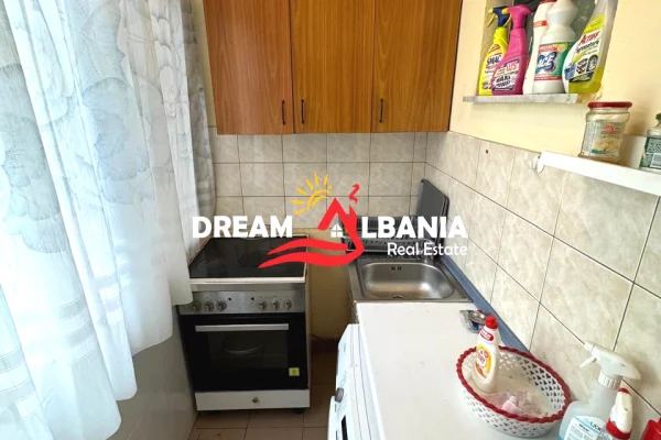 Shtepi ne shitje Apartament ne Tirane, Garsoniere, Mobilimi E mobiluar, Pagesa 87,000  Euro.