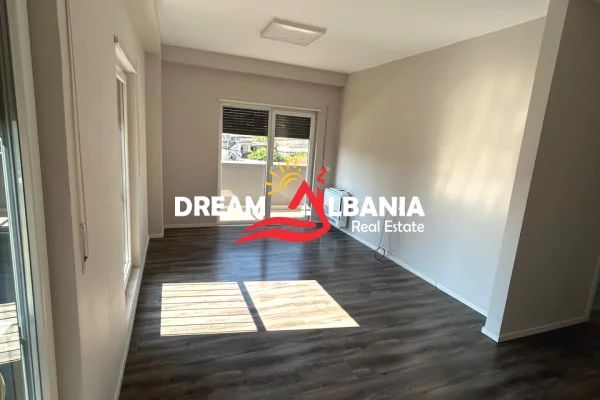 Shtepi ne shitje Apartament ne Tirane, 2+1, Mobilimi Bosh, pa mobiluar, Pagesa 210,000  Euro.