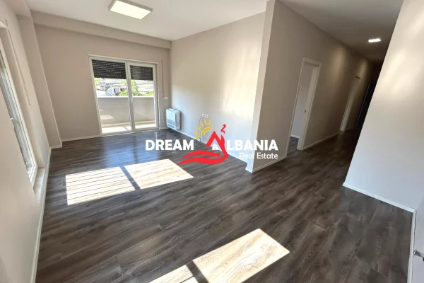 Shtepi ne shitje Apartament ne Tirane, 2+1, Mobilimi Bosh, pa mobiluar, Pagesa 210,000  Euro.