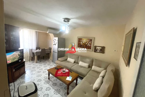 Shtepi ne shitje Apartament ne Tirane, 2+1, Mobilimi E mobiluar, Pagesa 125,000  Euro.