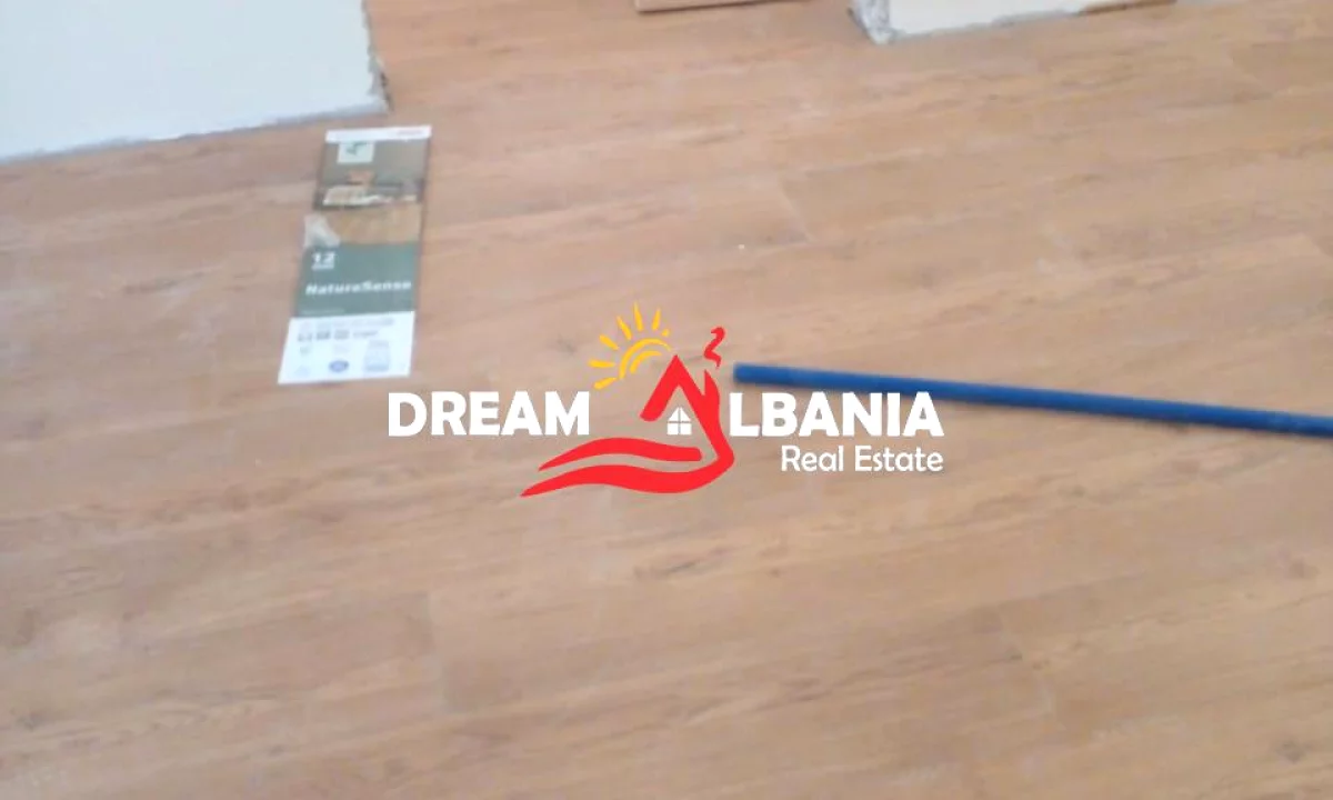 Shtepi ne shitje Apartament ne Tirane, 1+1, Mobilimi Bosh, pa mobiluar, Pagesa 85,000  Euro.