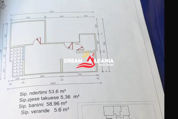 Shtepi ne shitje Apartament ne Tirane, 1+1, Mobilimi Bosh, pa mobiluar, Pagesa 85,000  Euro.