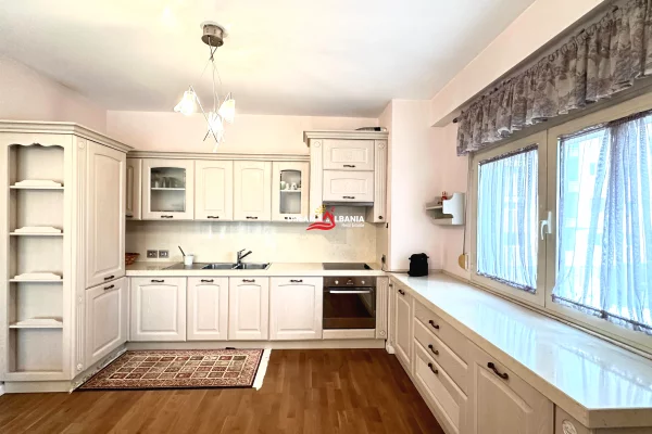 Shtepi me qera Apartament ne Tirane, 2+1, Mobilimi E mobiluar, Pagesa 1,000  Euro.