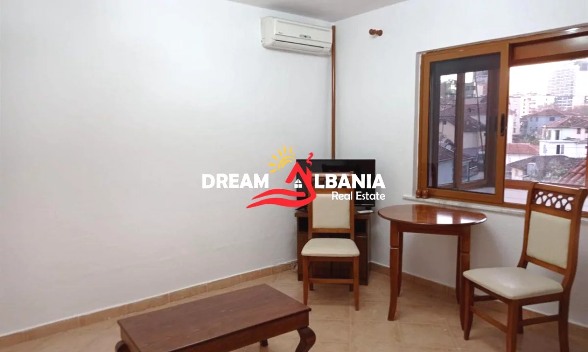 Shtepi ne shitje Apartament ne Tirane, 1+1, Mobilimi Bosh, pa mobiluar, Pagesa 125,000  Euro.