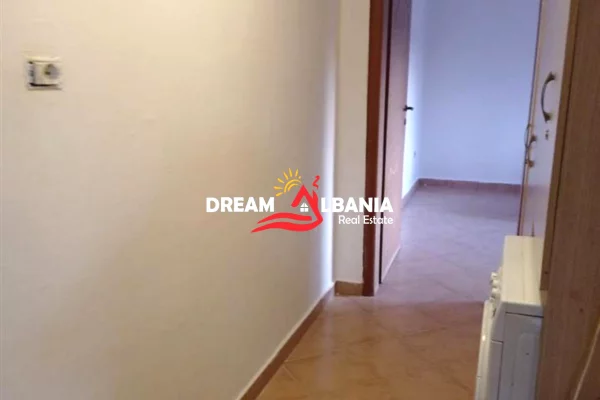 Shtepi ne shitje Apartament ne Tirane, 1+1, Mobilimi Bosh, pa mobiluar, Pagesa 125,000  Euro.