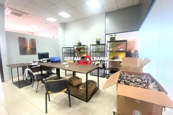 Business Property in Sale 3+1 in Tirana - 220,000 Euro