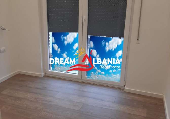 Ambiente Commerciale in Affitto 3+1 a Tirana - 700 Euro