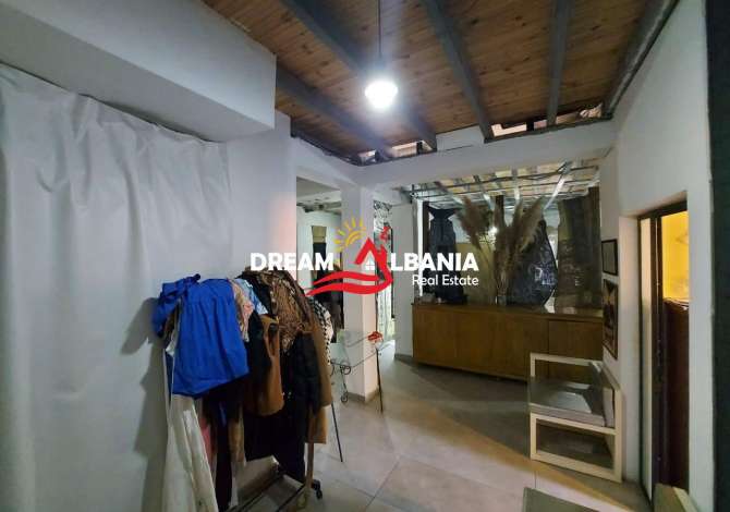 Ambient biznesi me qera 3+1 ne Tirane - 2,000 Euro