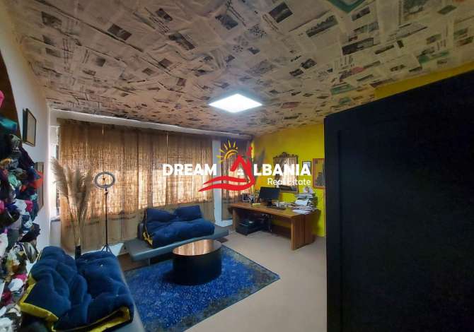 Ambjent buze rruge me qera tek Myslym Shyri, prane Credins Bank ,ne Tirane (ID 4251204)