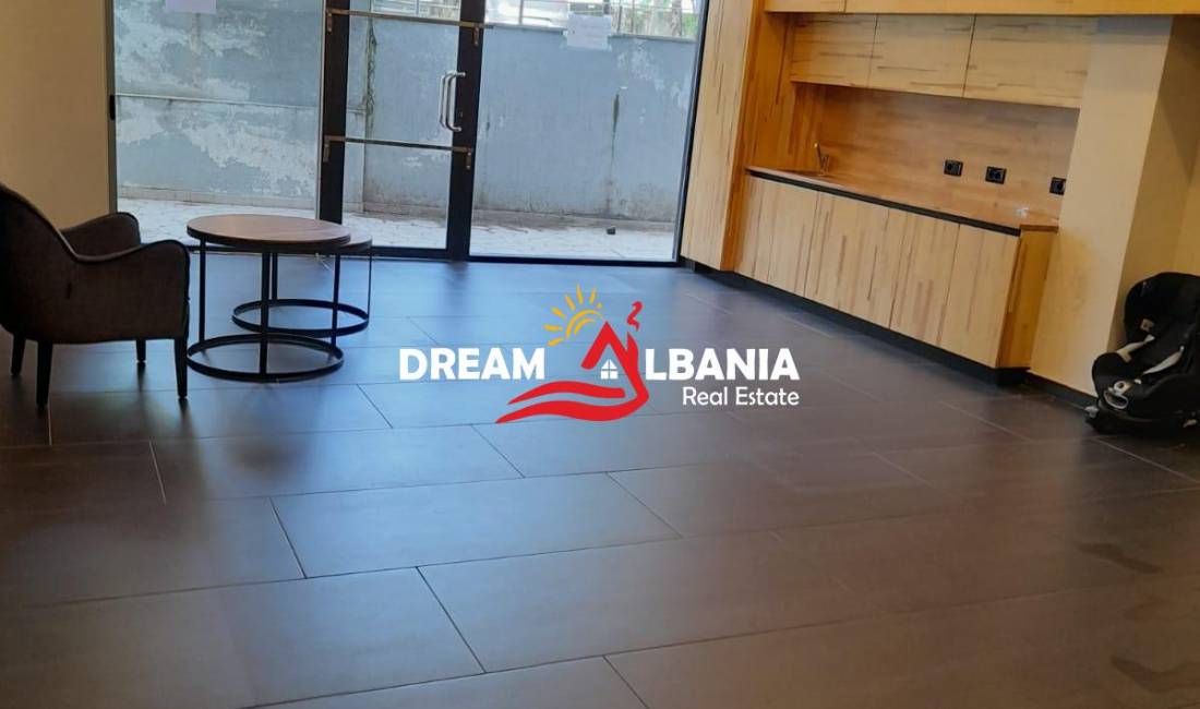 Ambjent me qera te Liqeni i Thate (ID 4281143)