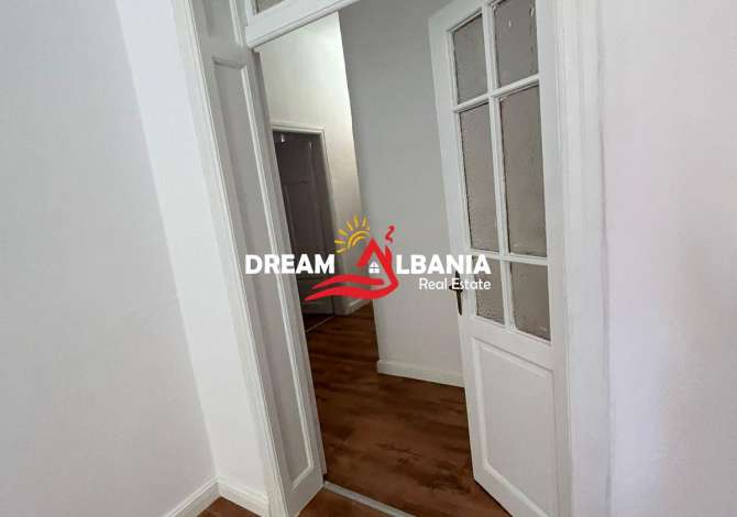 Ambient biznesi me qera 3+1 ne Tirane - 1,300 Euro