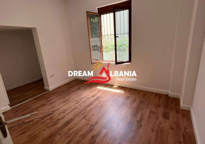 Ambient biznesi me qera 3+1 ne Tirane - 1,300 Euro