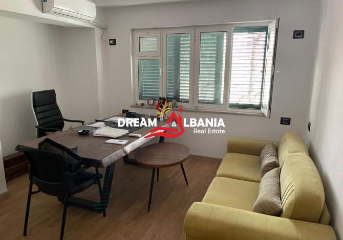 Ambient biznesi me qera 3+1 ne Tirane - 600 Euro