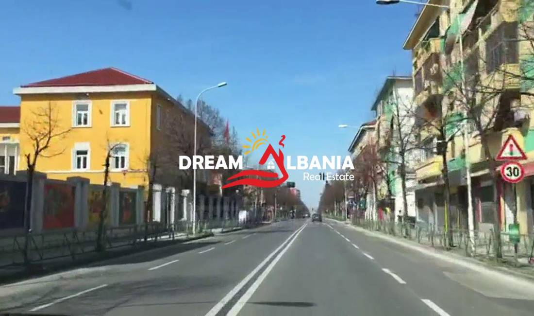 Dyqan ne Shitje ne rrugen e Durresit buze rruge (ID 4171366)