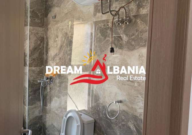 Ambiente Commerciale in Affitto 3+1 a Tirana - 600 Euro