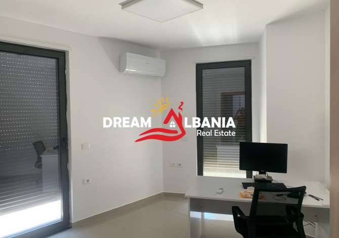 Jepet me qera ambient zyre tek rruga e Bogdaneve prane shkolles Avni Rustemi 