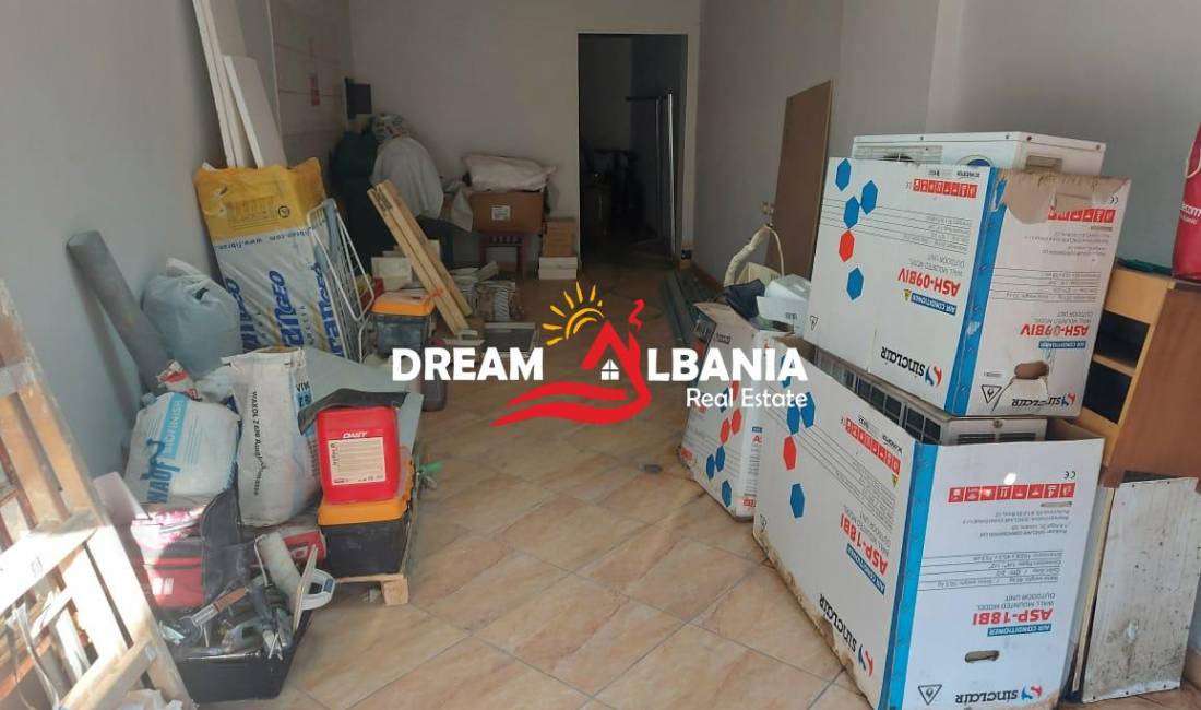 Shitet Dyqan ne rrugen Stavri Themeli prane Globe (ID 4181052)