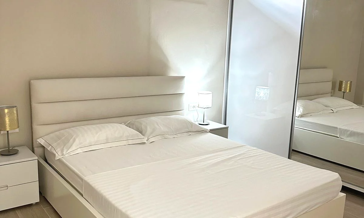 Shtepi me qera Apartament ne Tirane, 1+1, Mobilimi E mobiluar, Pagesa 550  Euro.