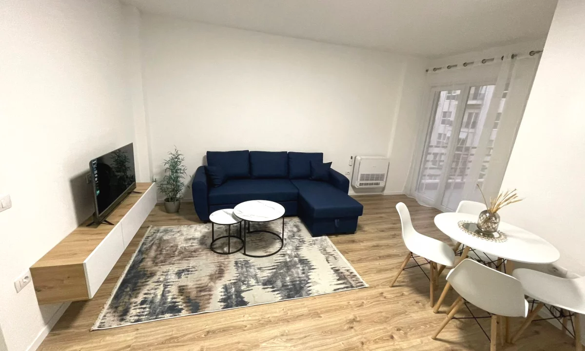 Shtepi me qera Apartament ne Tirane, 1+1, Mobilimi E mobiluar, Pagesa 550  Euro.