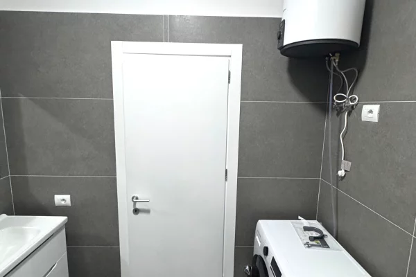Shtepi me qera Apartament ne Tirane, 1+1, Mobilimi E mobiluar, Pagesa 550  Euro.