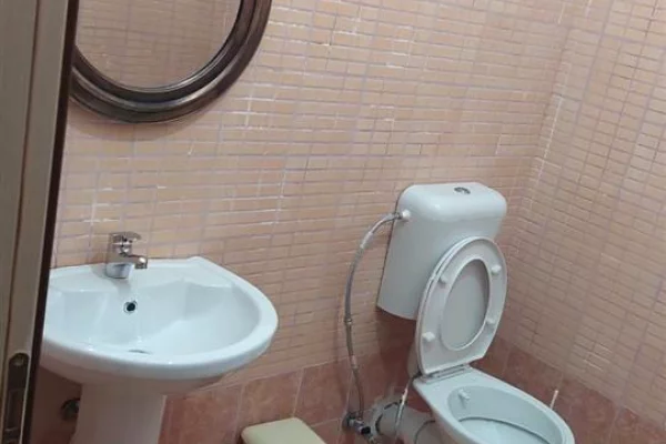 Shtepi me qera Apartament ne Tirane, 2+1, Mobilimi E mobiluar, Pagesa 450  Euro.