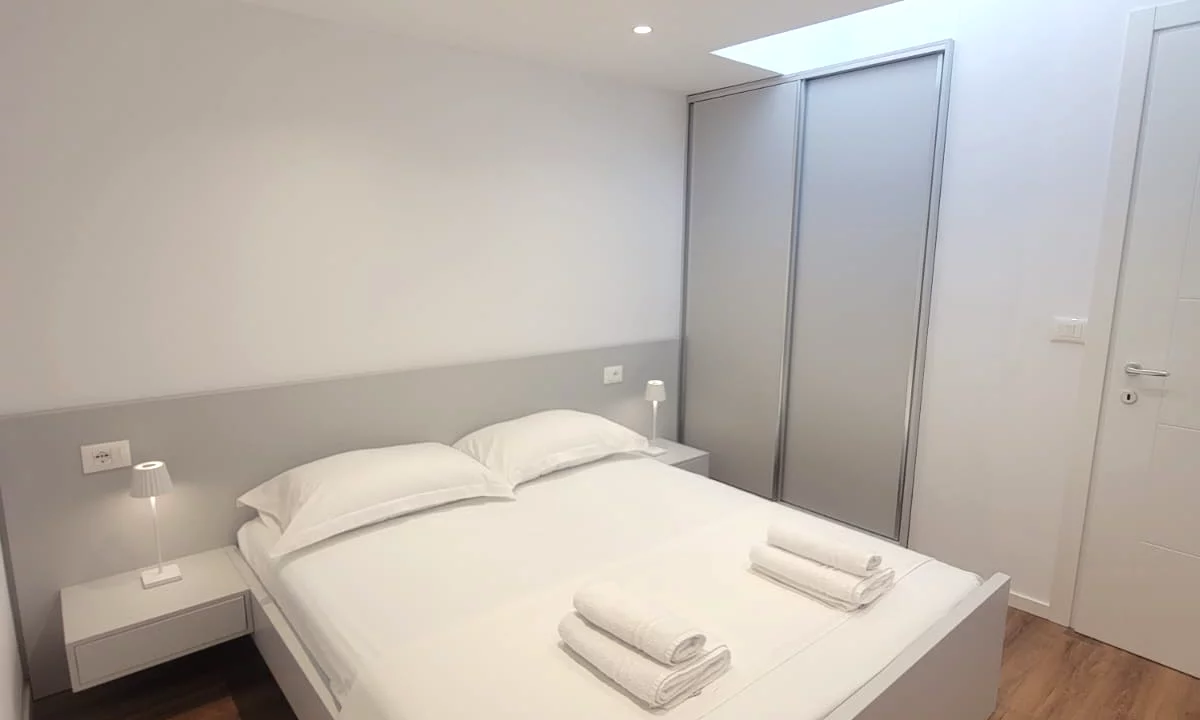 Shtepi me qera Apartament ne Tirane, 1+1, Mobilimi E mobiluar, Pagesa 55,000  Leke.