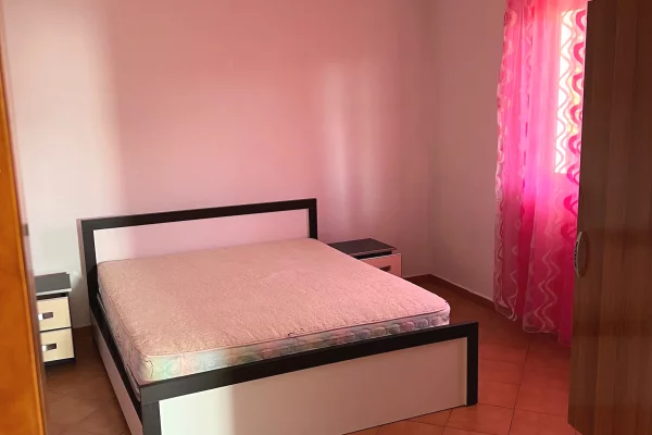 Shtepi me qera Shtepi Private ne Tirane, 2+1, Mobilimi E mobiluar, Pagesa 40,000  Leke.