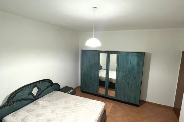Shtepi me qera Shtepi Private ne Tirane, 2+1, Mobilimi E mobiluar, Pagesa 40,000  Leke.