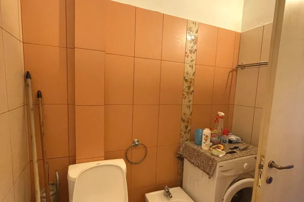 Shtepi me qera Apartament ne Durres, 2+1, Mobilimi E mobiluar, Pagesa 300  Euro.
