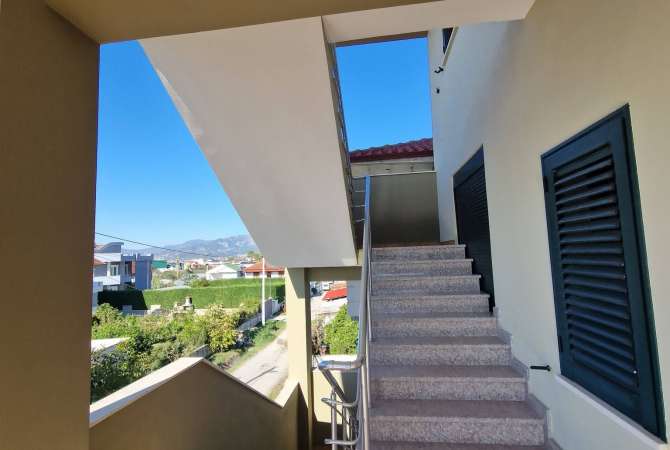 Private house for sale in Elbasan 4+1, In Part