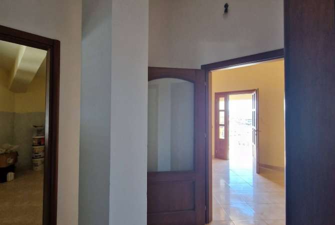 Private house for sale in Elbasan 4+1, In Part