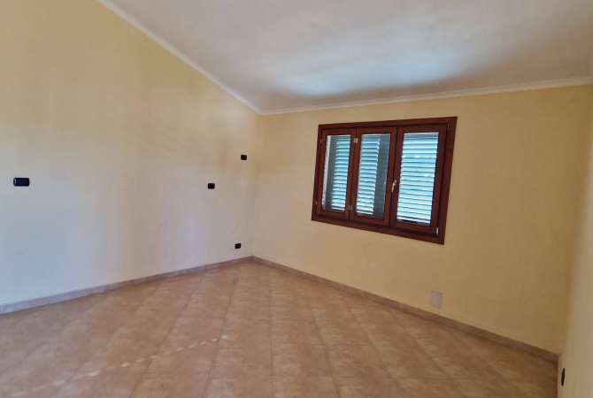 Private house for sale in Elbasan 4+1, In Part
