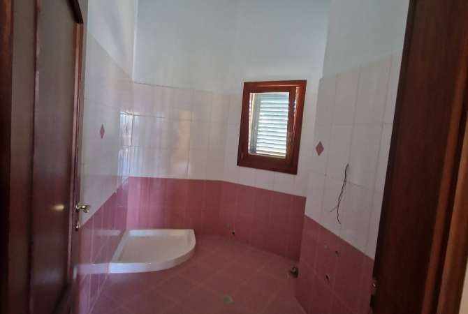 Private house for sale in Elbasan 4+1, In Part