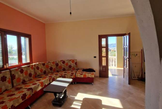 Private house for sale in Elbasan 4+1, In Part