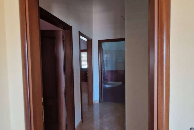 Private house for sale in Elbasan 4+1, In Part