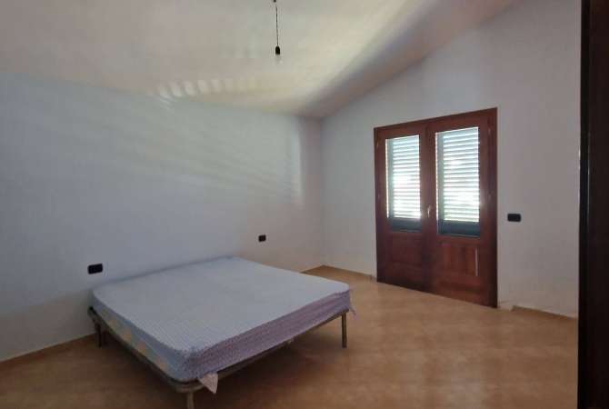 Private house for sale in Elbasan 4+1, In Part