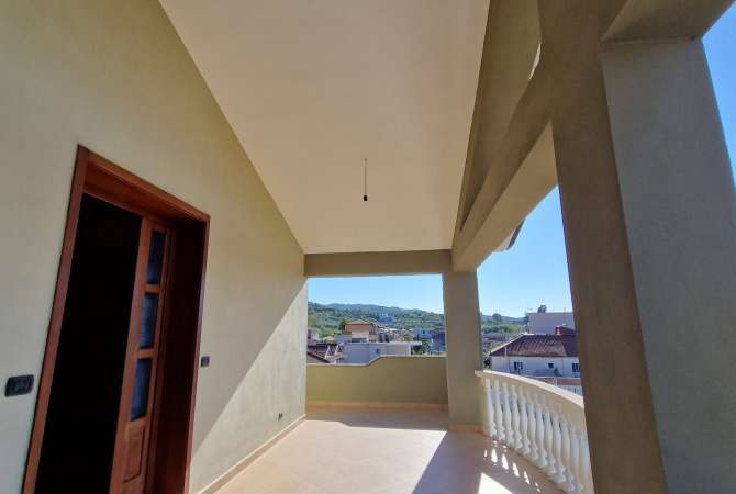 Private house for sale in Elbasan 4+1, In Part