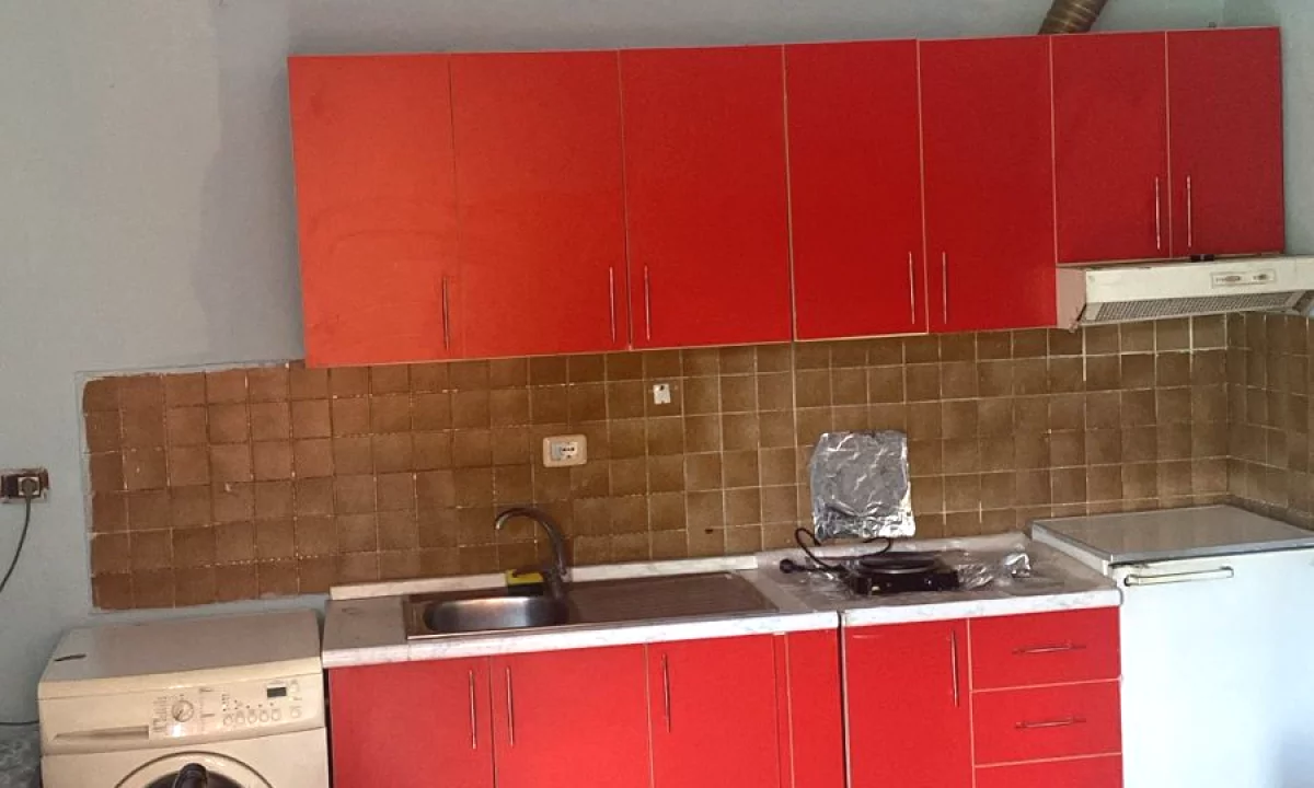 Shtepi me qera Apartament ne Tirane, Garsoniere, Mobilimi E mobiluar, Pagesa 25,000  Leke.