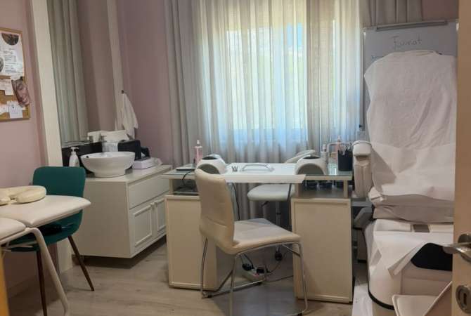 Ambient biznesi me qera 1+1 ne Tirane - 35,000 Leke