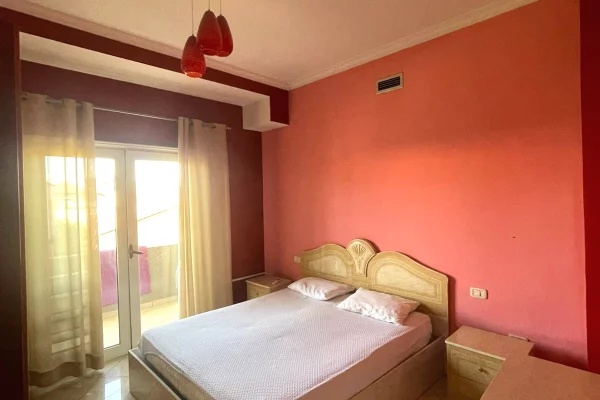 Shtepi me qera Shtepi Private ne Tirane, 1+1, Mobilimi E mobiluar, Pagesa 10,000  Leke.