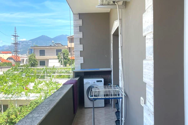 Shtepi me qera 1+1 ne Tirane - 10,000 Leke