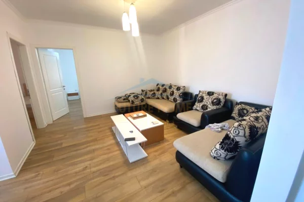 Shtepi me qera Apartament ne Tirane, 2+1, Mobilimi E mobiluar, Pagesa 480  Euro.