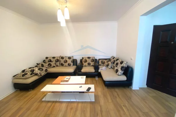 Shtepi me qera 2+1 ne Tirane - 480 Euro